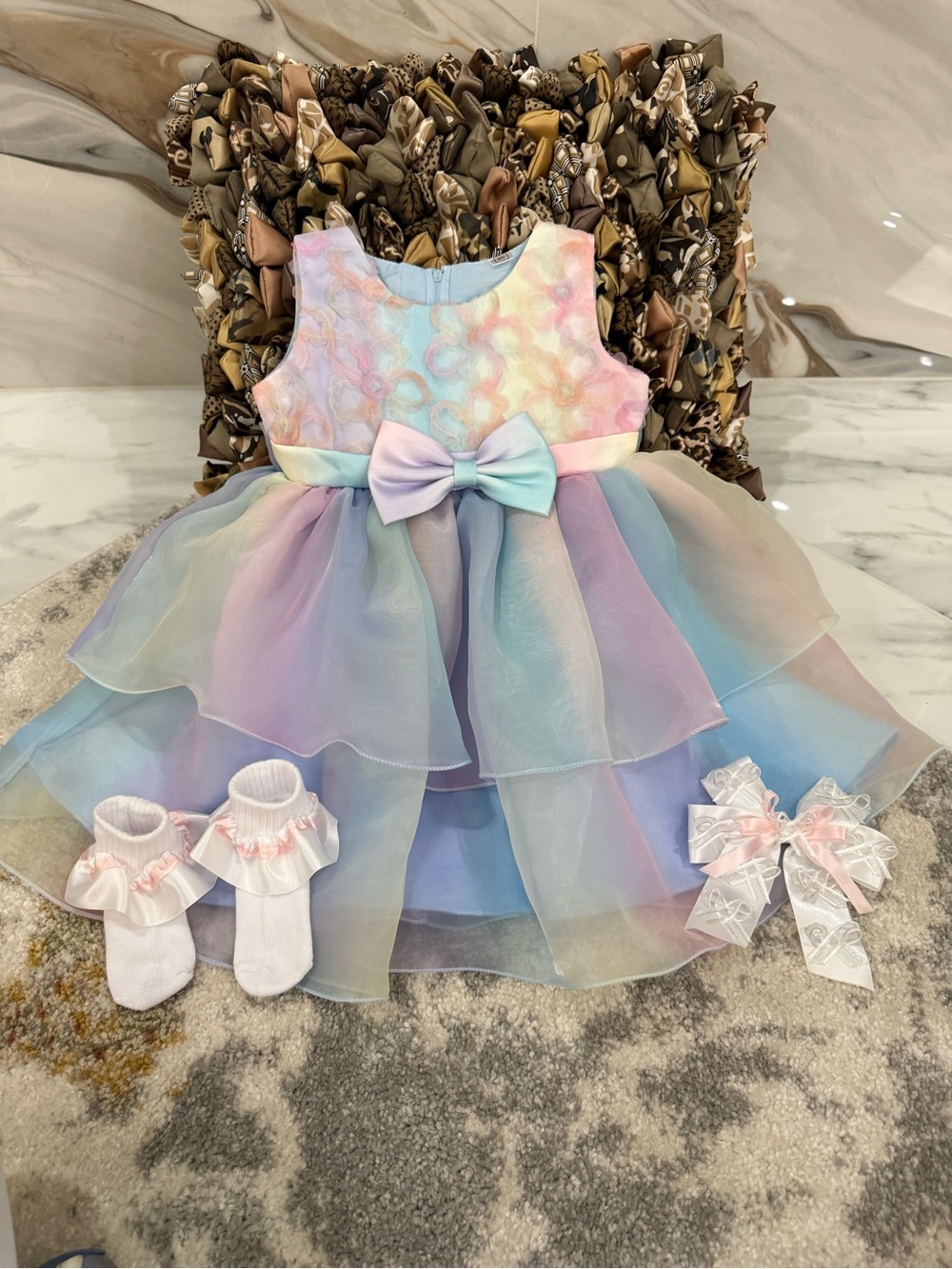 Kids dress size 18-24 months European size 90 & socks & bow price is firm